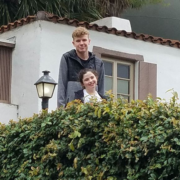 Meet your Posher, Jennifer - Picture 1 of 1